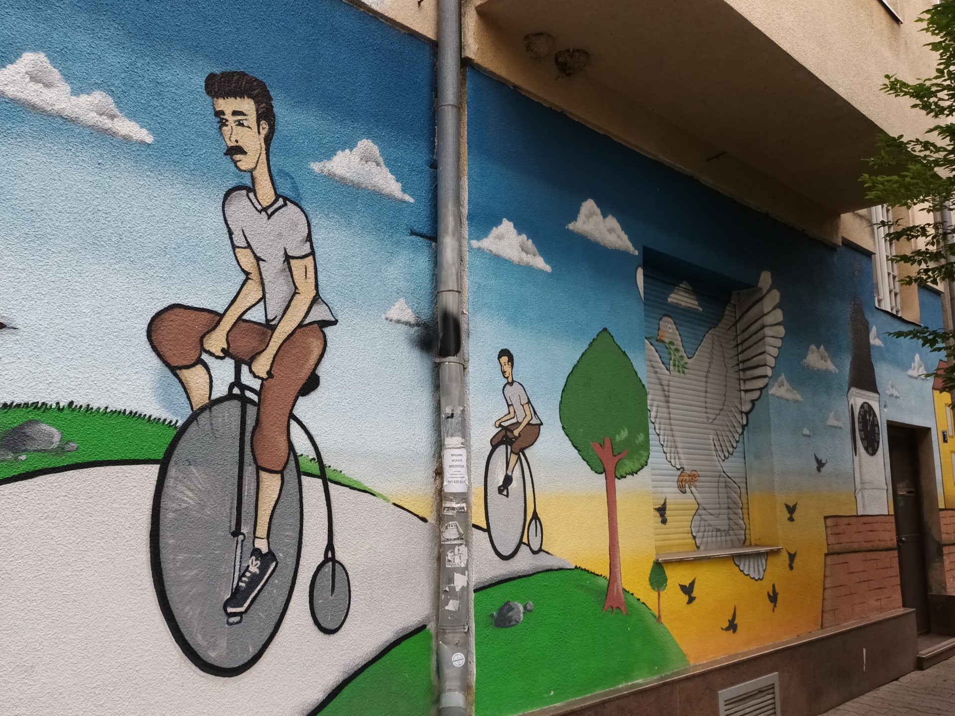 Újvidéki graffiti (a szerző fotója) Újvidéki graffiti (a szerző fotója)