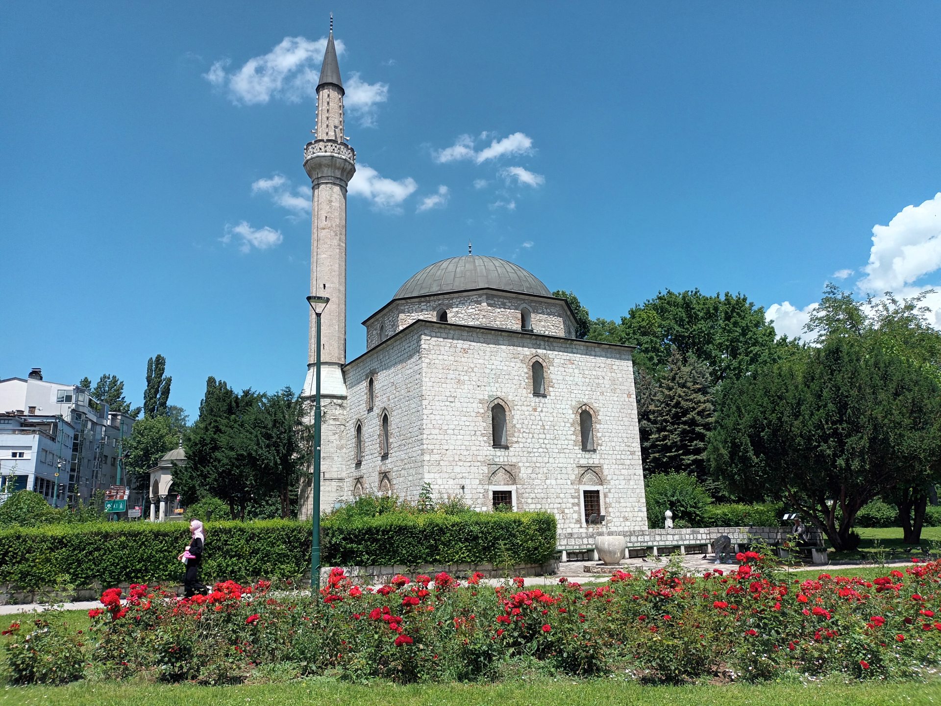 Egy szarajevói mecset (a szerző fotója, 2023) Egy szarajevói mecset (a szerző fotója, 2023)